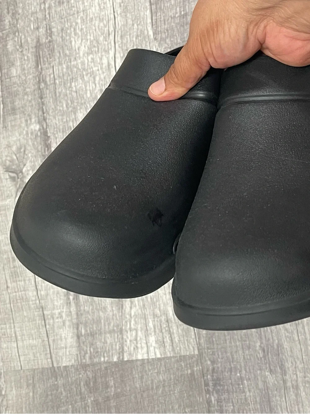 OOFOS comfortable slip